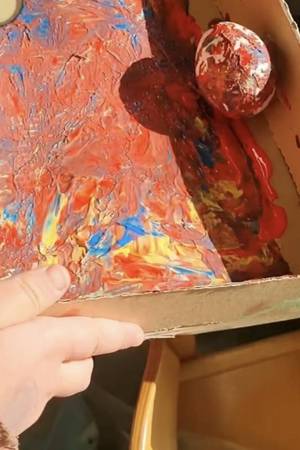 Kindergarten - Färben der Ostereier