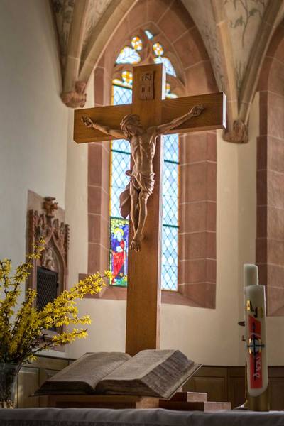 Quelle: Ev. Kirchengemeinde Dühren Altarkreuz der Nikolaikirche Dühren