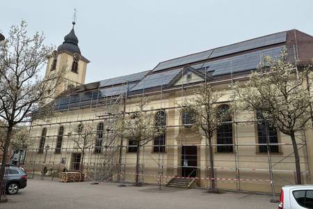 Quelle: Dr. Martin Weiser Photovoltaik auf der Stadtkirche