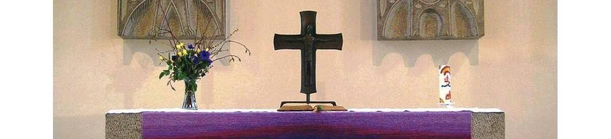 Altar mit Kreuz